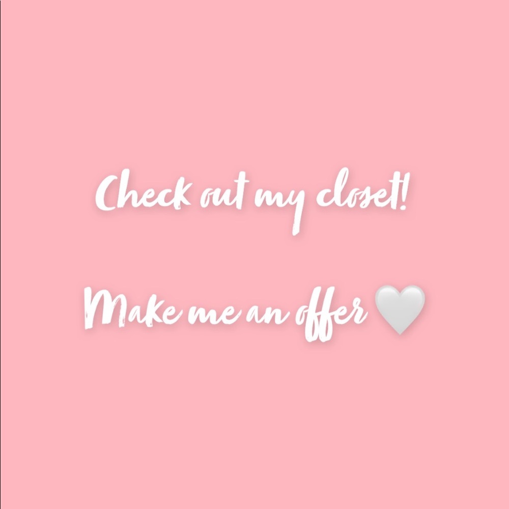 🤍 CHECK OUT MY CLOSET 🤍